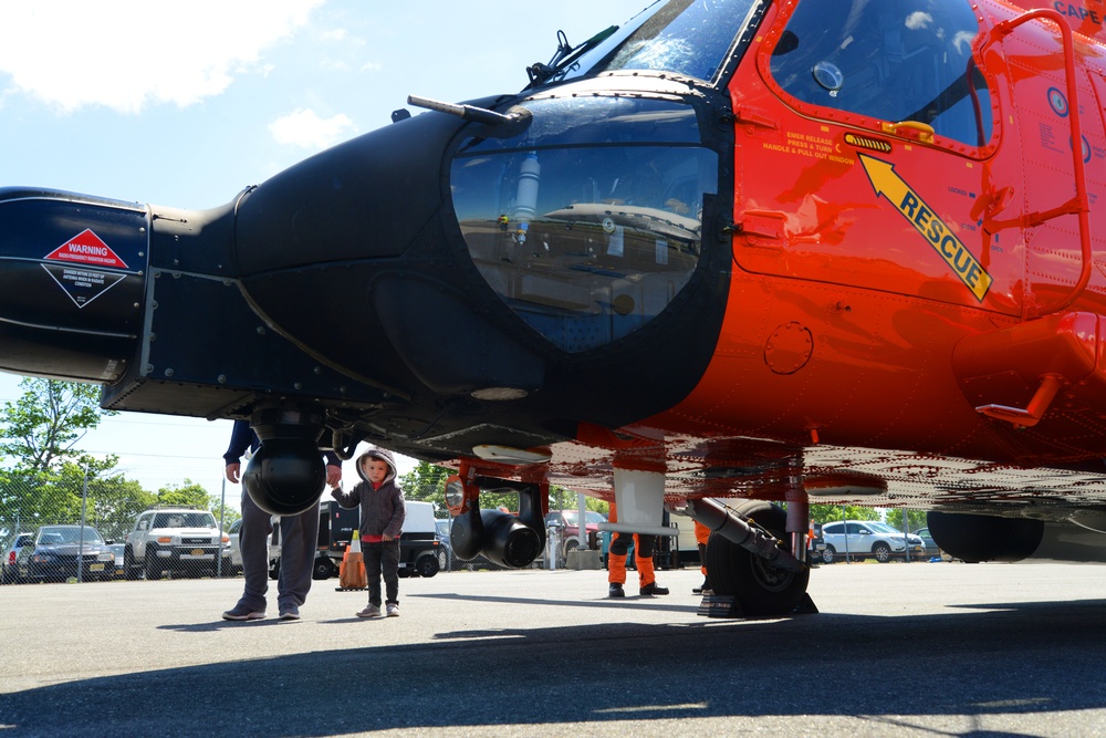 Coast Guard participates in Bethpage Air Show 2019