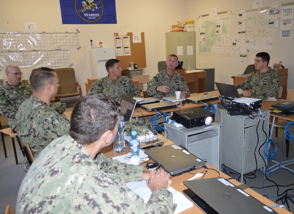 22 Naval Construction Regiment Operational Planning Team Gets Feedback From Commodore Geertsema