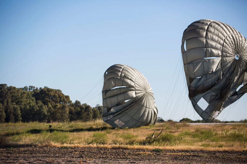 Static Line Jump: SPMAGTF-CR-AF 19.2 Marines increase aerial-delivery proficiency