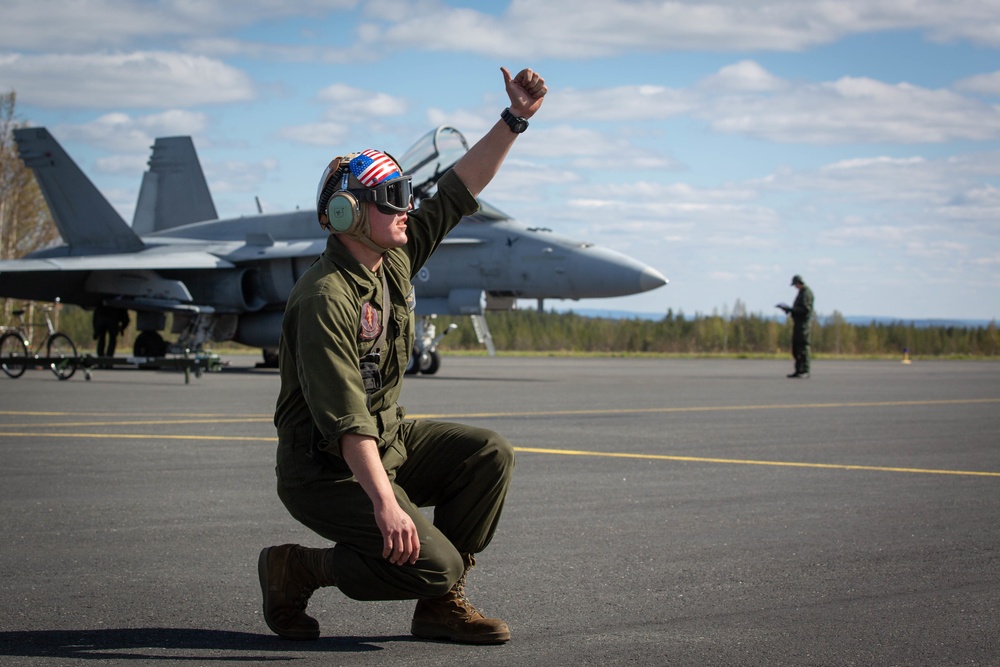 Arctic Challenge 19 – VMFA-251 flight line operations