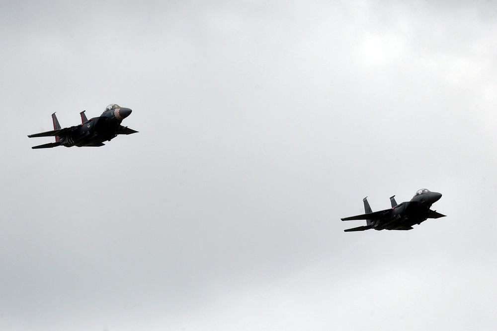 Duxford Air Festival features US, UK aircraft past, present