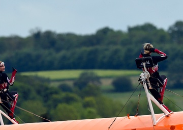 Duxford Air Festival features US, UK aircraft past, present