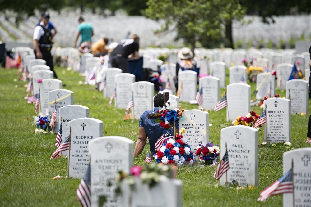 Family, Friends and Visitors Pay Respects in Section 60 on Memorial Day