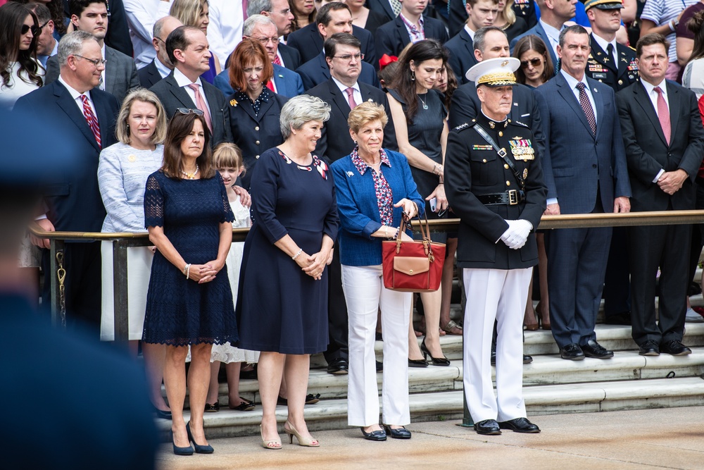 Gen. Dunford at the Tomb