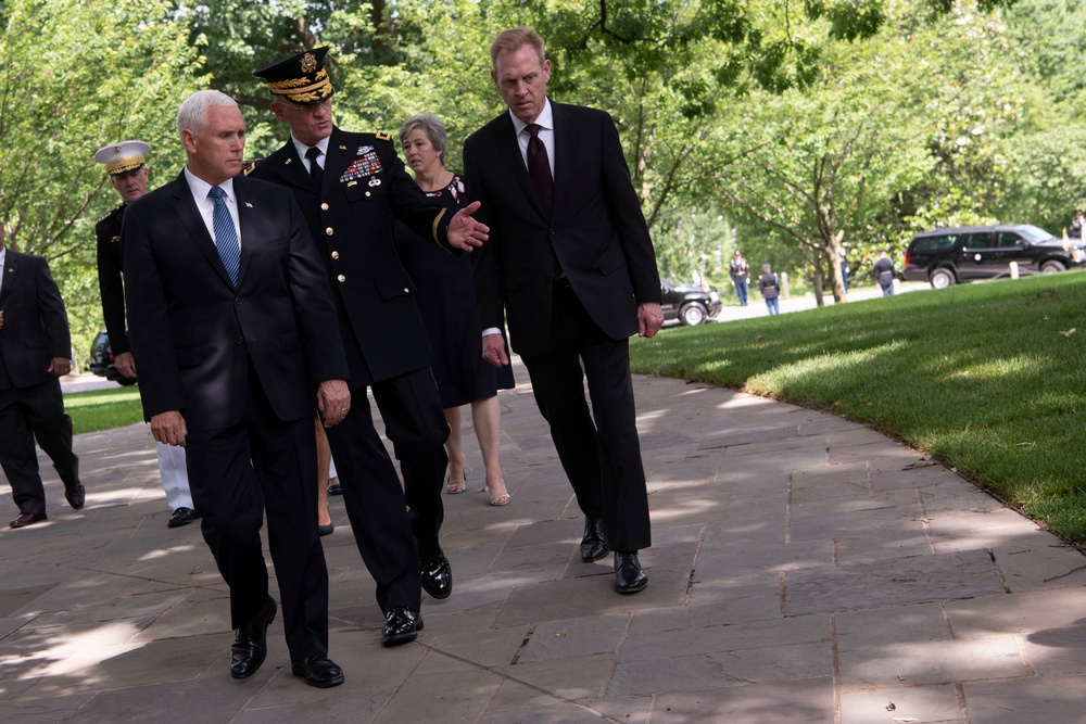 Nation Honors Fallen Service Members at Arlington Memorial Day Service