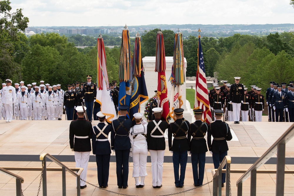 Nation Honors Fallen Service Members at Arlington Memorial Day Service