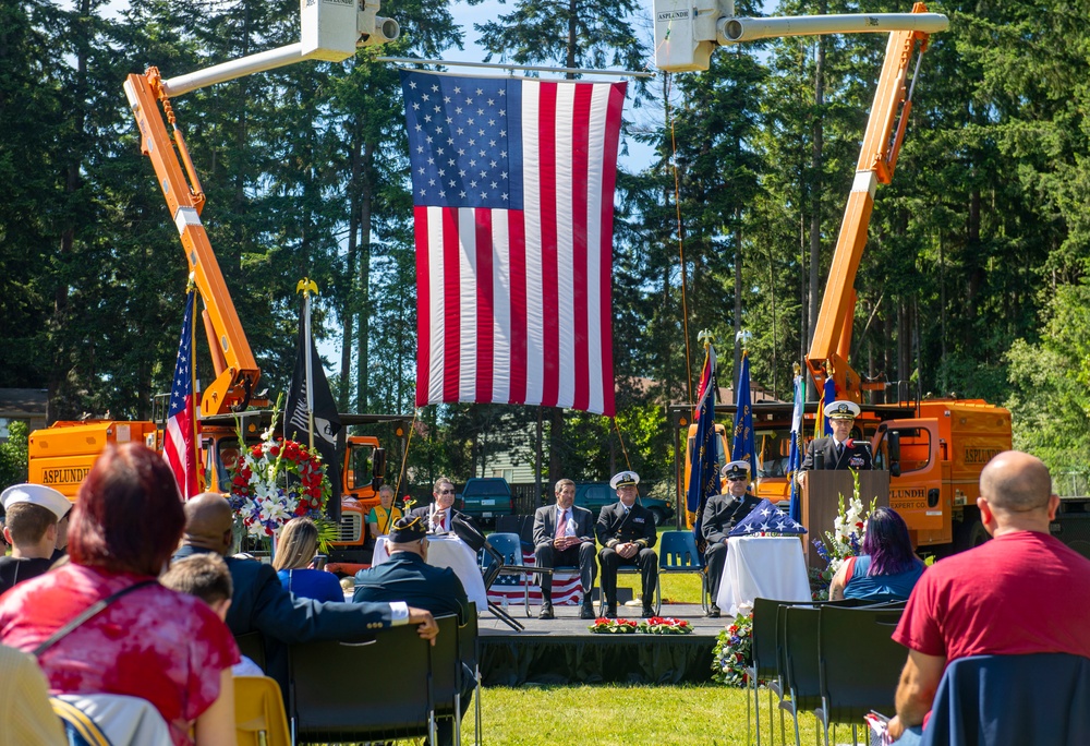 Memorial Day Service of Remembrance held in Maple Leaf Cemetery