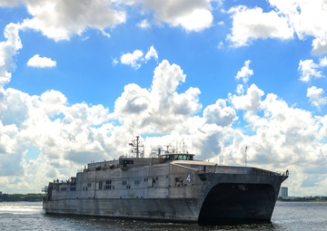 USNS Fall River Pulls into Singapore