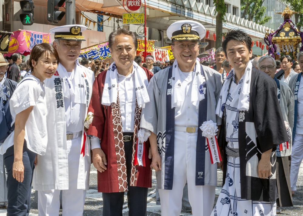 CFAY Leads Yokosuka Community Parade