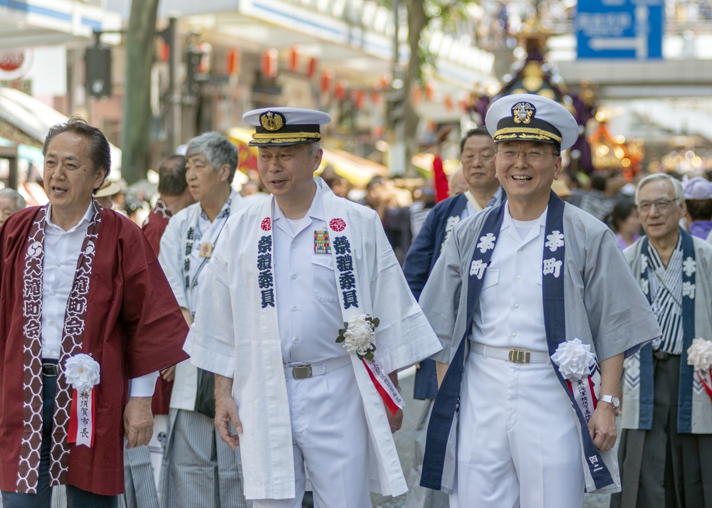 CFAY Leads Yokosuka Community Parade