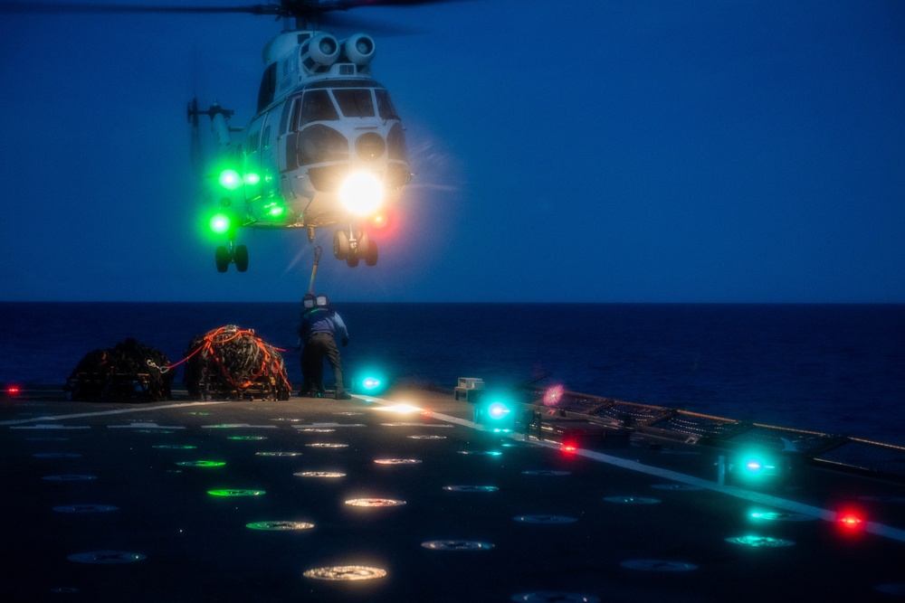 USS Harpers Ferry Conducts Vertical Replenisment