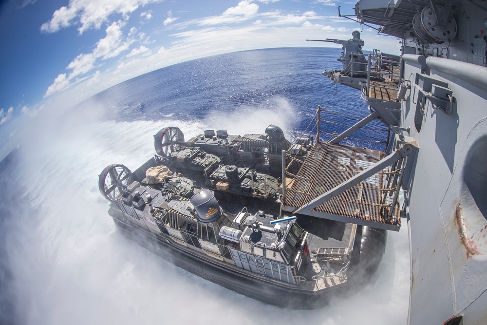 USS Boxer LCAC Operations