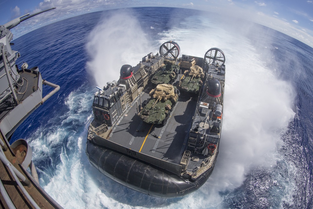 USS Boxer LCAC Operations