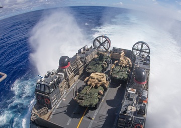 USS Boxer LCAC Operations