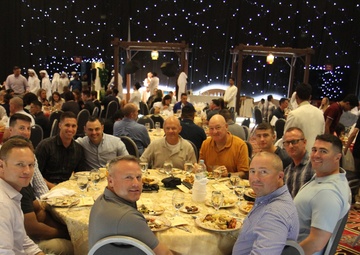 Soldiers, Airmen Join Qatari Counterparts to Celebrate Iftar