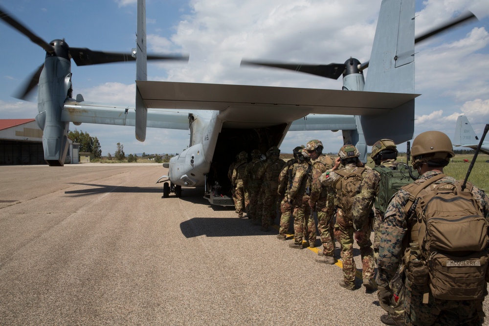 SPMAGTF-CR-AF 19.2 and Italian military conduct Raid Rehearsal