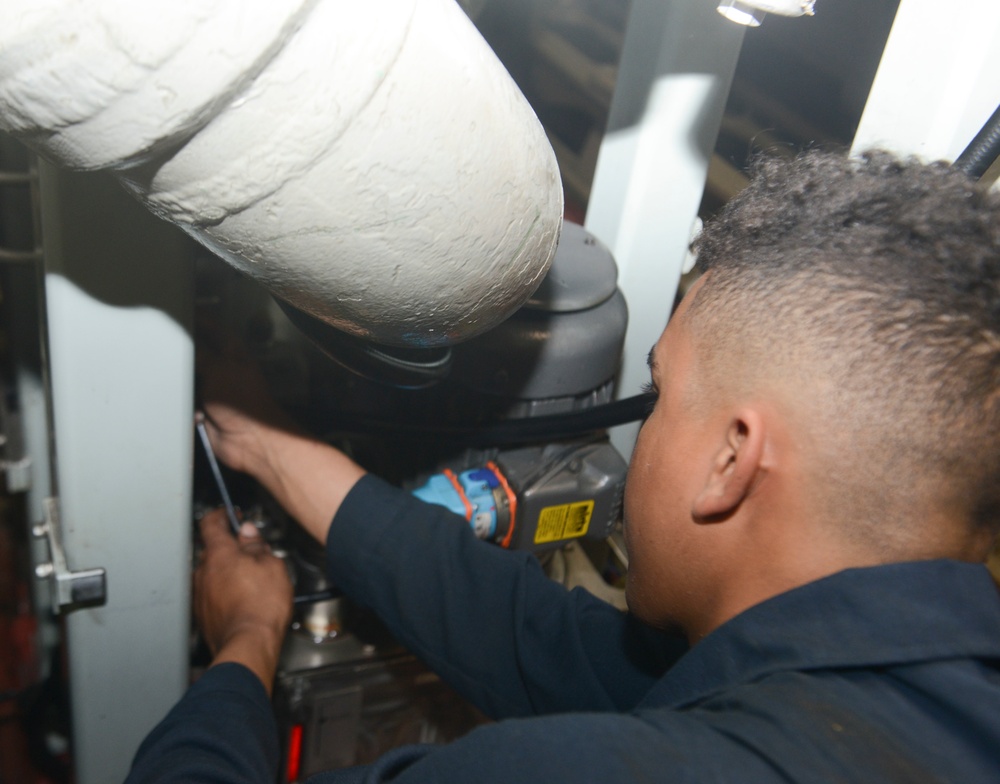 Nimitz Sailor Conducts Maintenance