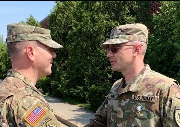 U.S. Army Reserve Soldier receives award for saving woman’s life