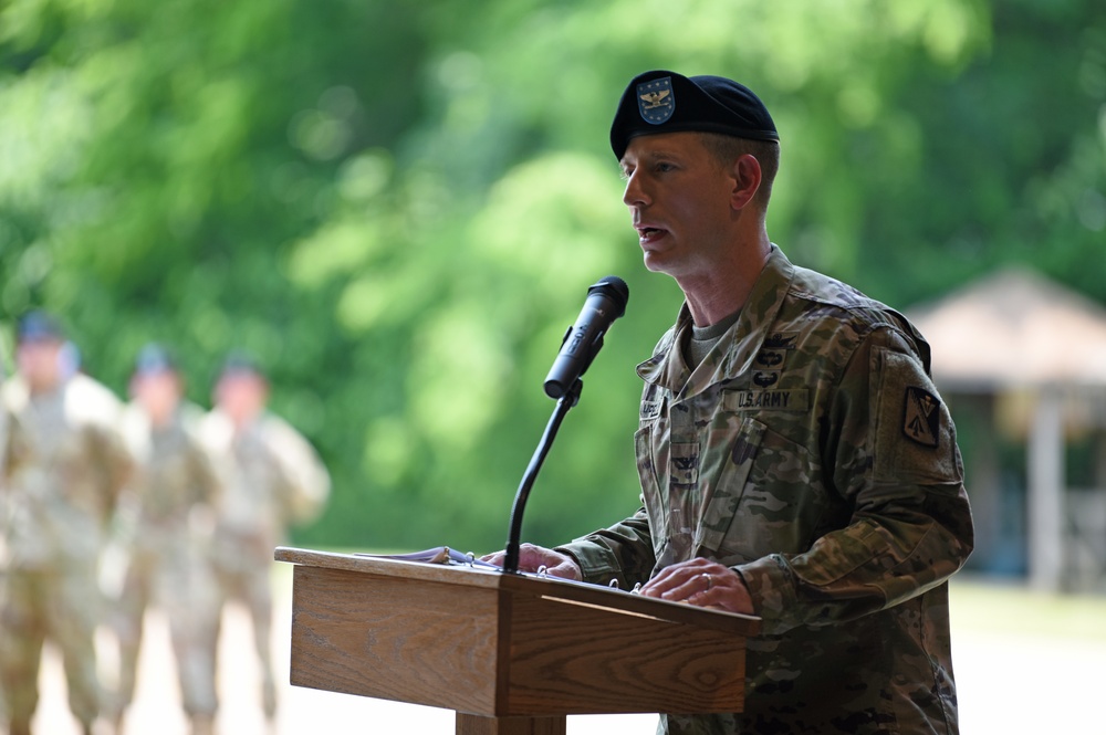 1st Battalion, 210th Aviation Regiment change of command ceremony