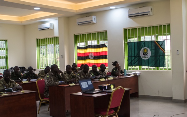 U.S. Army instructs UWA leadership class in Uganda
