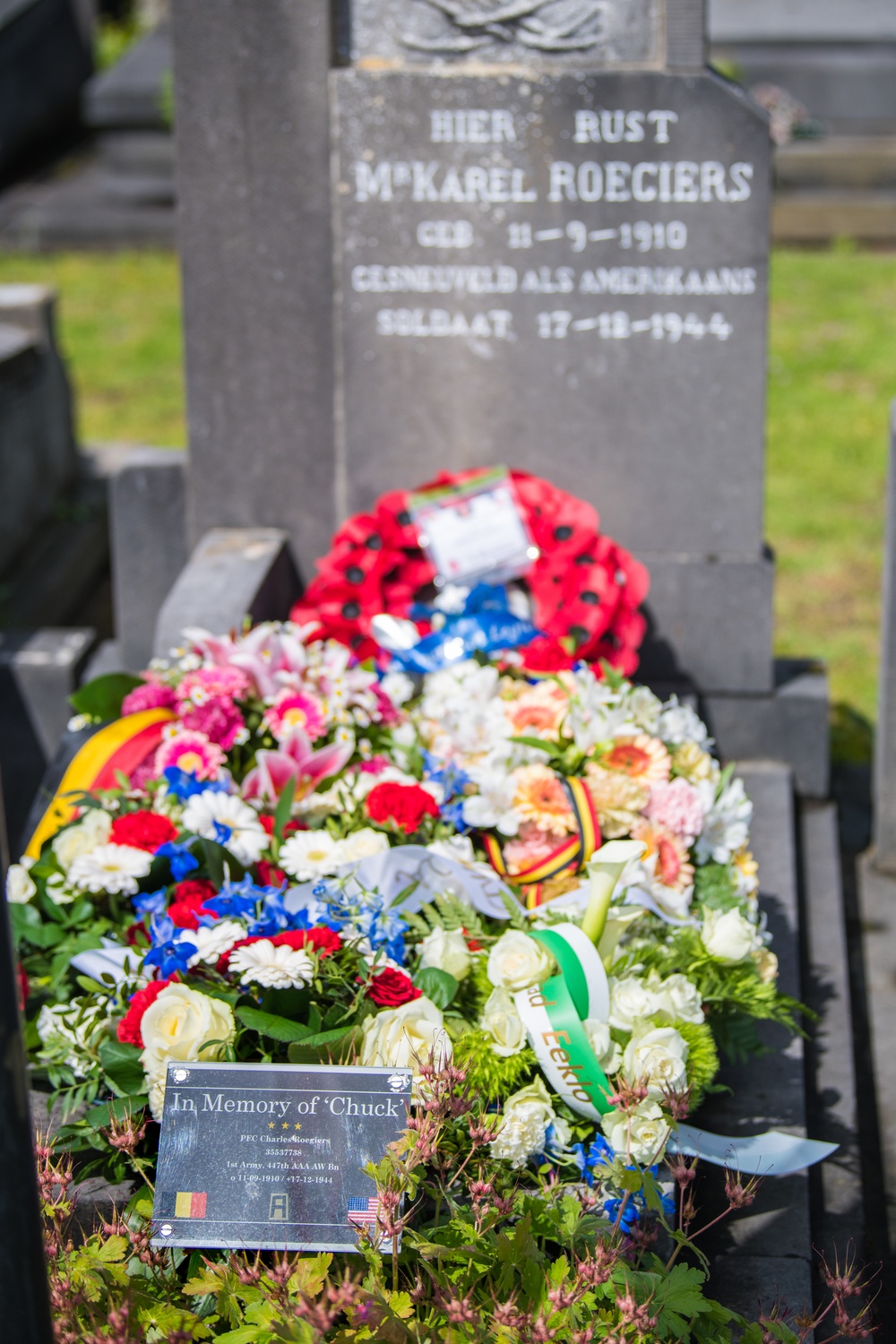 Service Members Conduct Isolated Grave Ceremonies in Belgium
