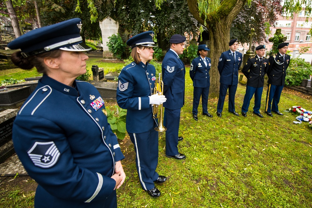 Service Members Conduct Isolated Grave Ceremonies in Belgium