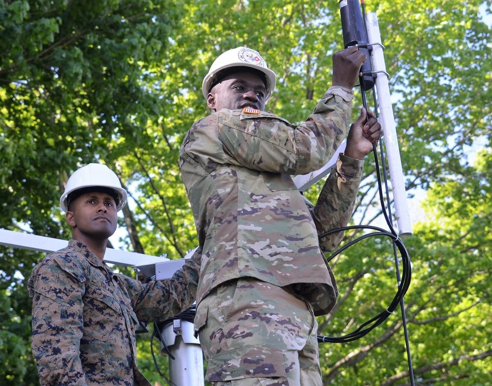 NY Naval Milita members train on emergency radio