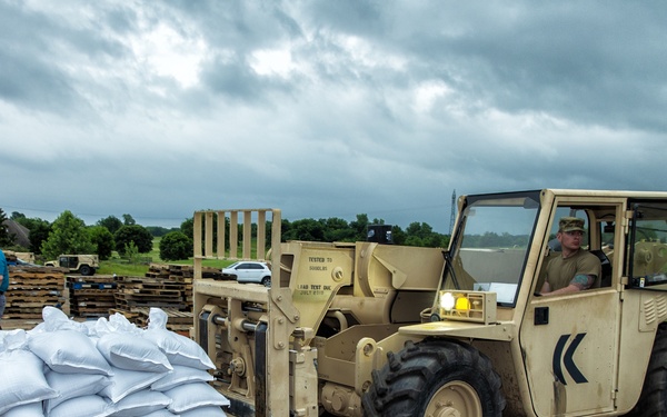 Oklahoma National Guard assists with Oklahoma floods