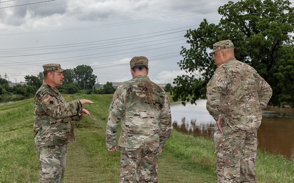 Oklahoma National Guard assists with Oklahoma floods