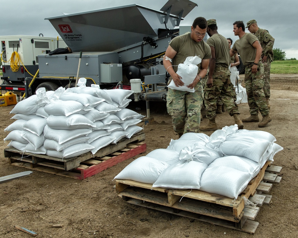 Oklahoma National Guard assists with Oklahoma floods