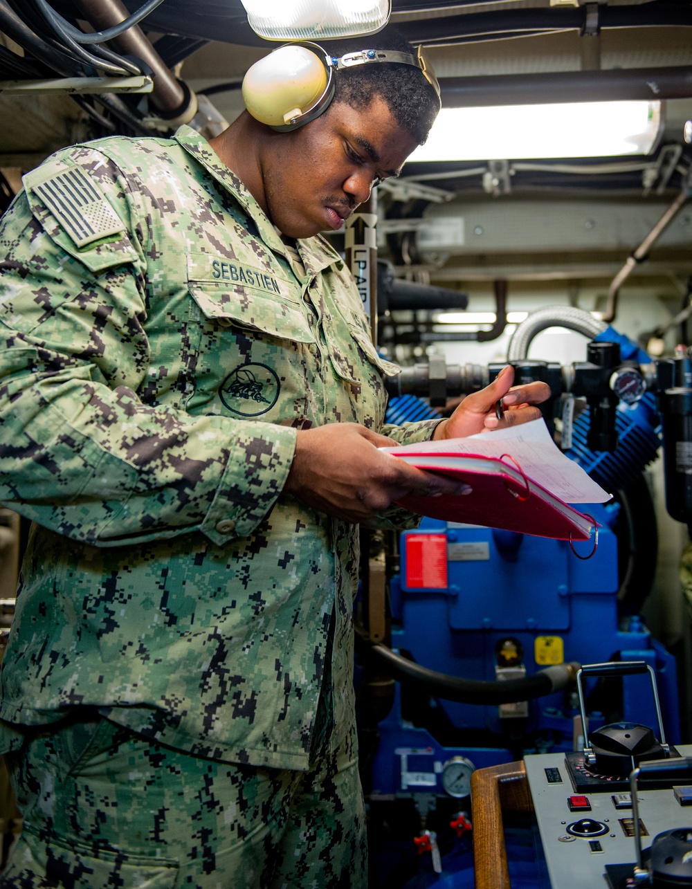 ACB-1 Sailors Conduct Craft Master Qualification Training Course