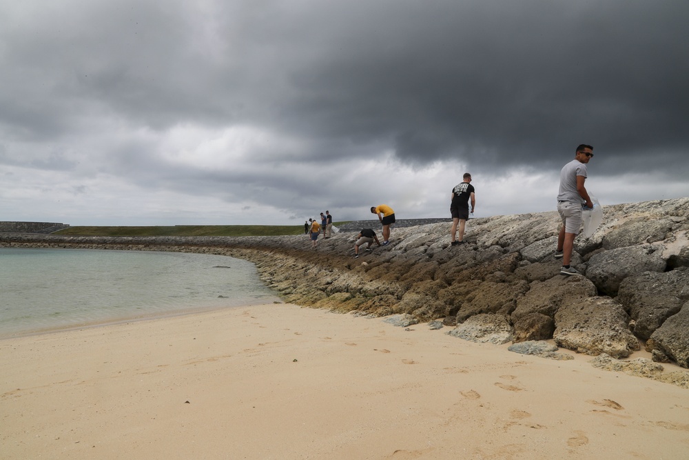 3rd Dental Battalion hosts beach cleanup in Ginowan