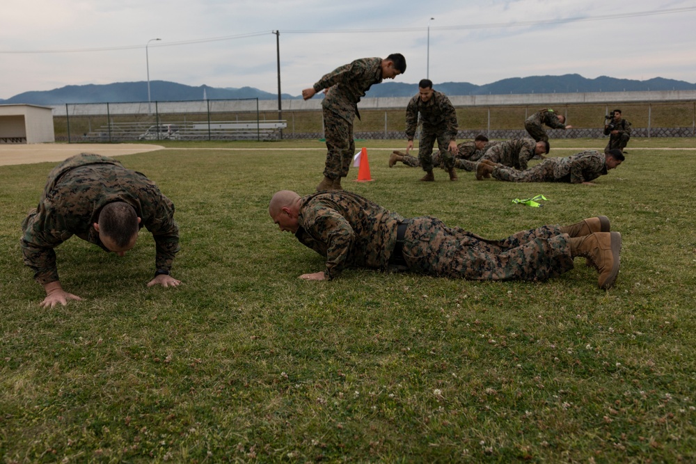 H&amp;HS conducts squadron physical training