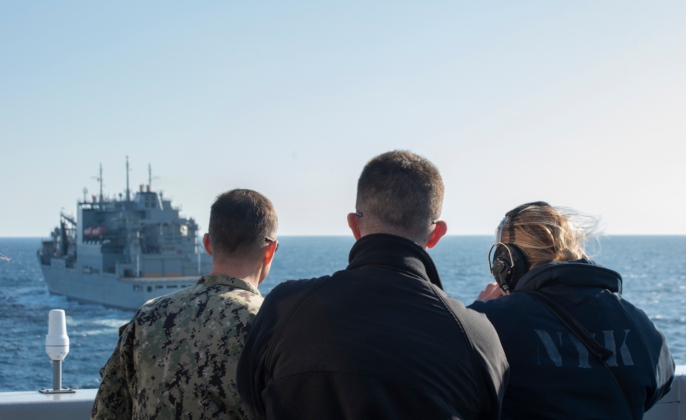 USS New York Conducts UNREP with USNS William McLean