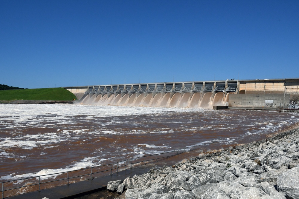 In a system of dams teamwork is crucial in an emergency