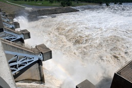 In a system of dams, teamwork is crucial in an emergency