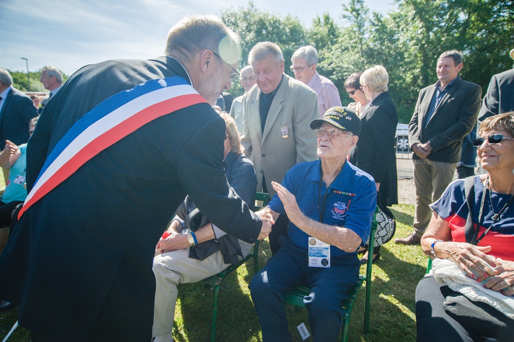 WWII Veteran shakes hands During D-Day 75th anniversary