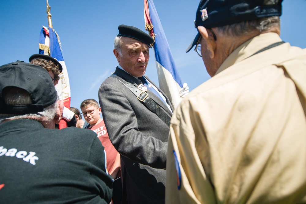 DVIDS - Images - Ceremony participants greet World War II veterans ...
