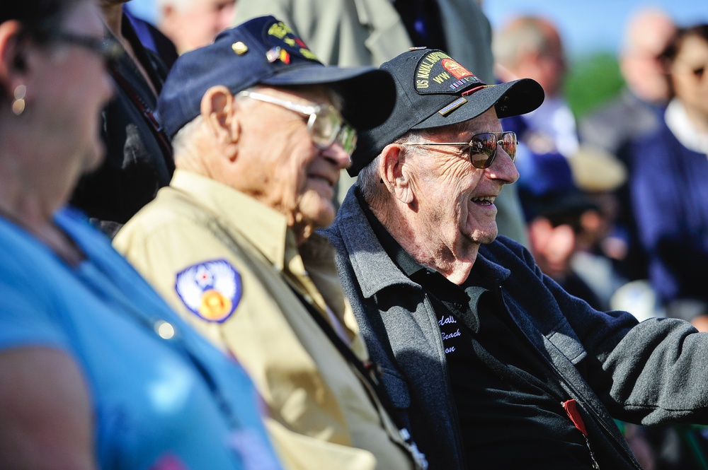 World War II vets laugh