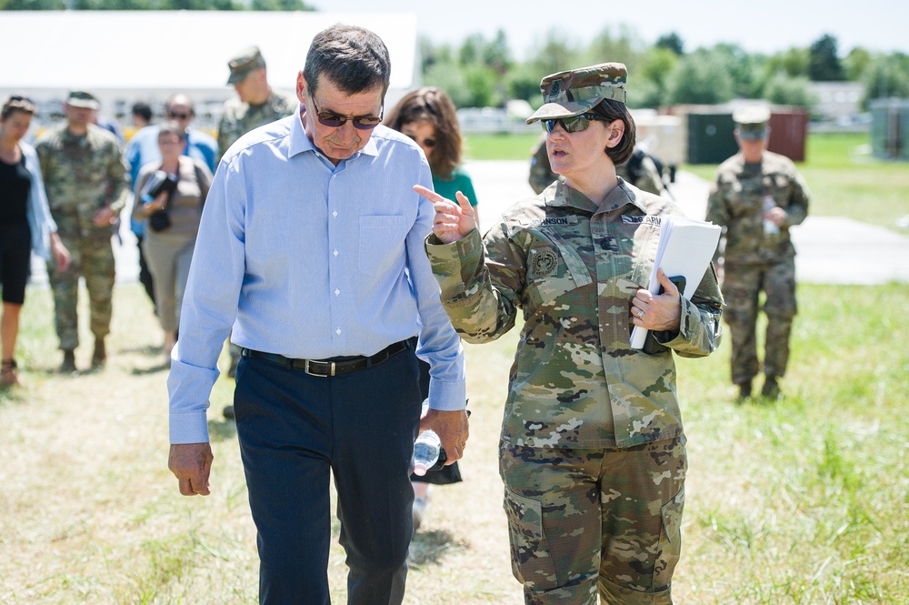 Senior PA NCO speaks with Mayor