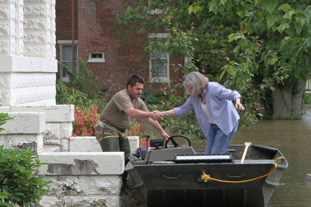 Missouri Guard assists with statewide flood response efforts