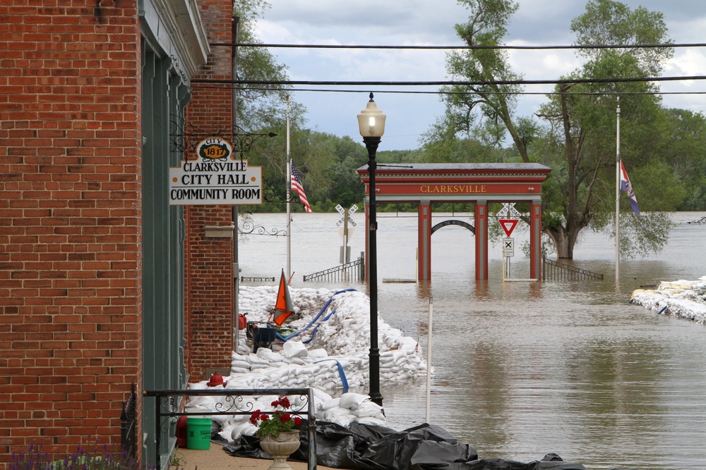 Missouri Guard assists with statewide flood response efforts