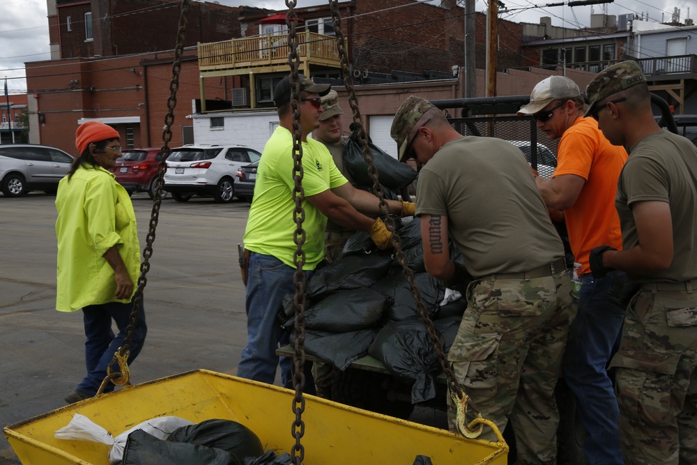 Missouri Guard assists with statewide flood response efforts