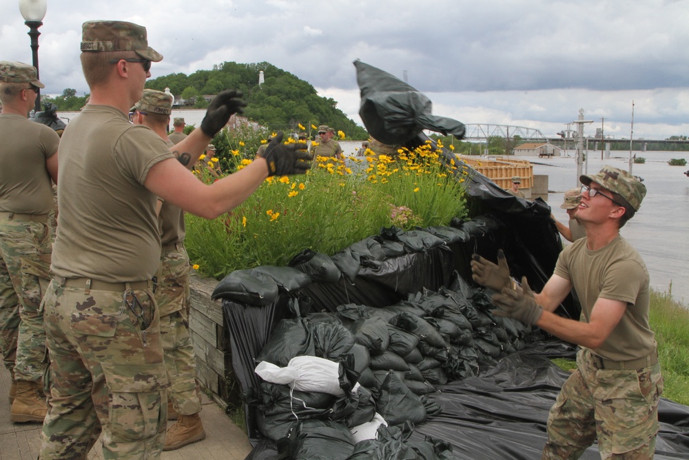 Missouri Guard assists with statewide flood response efforts