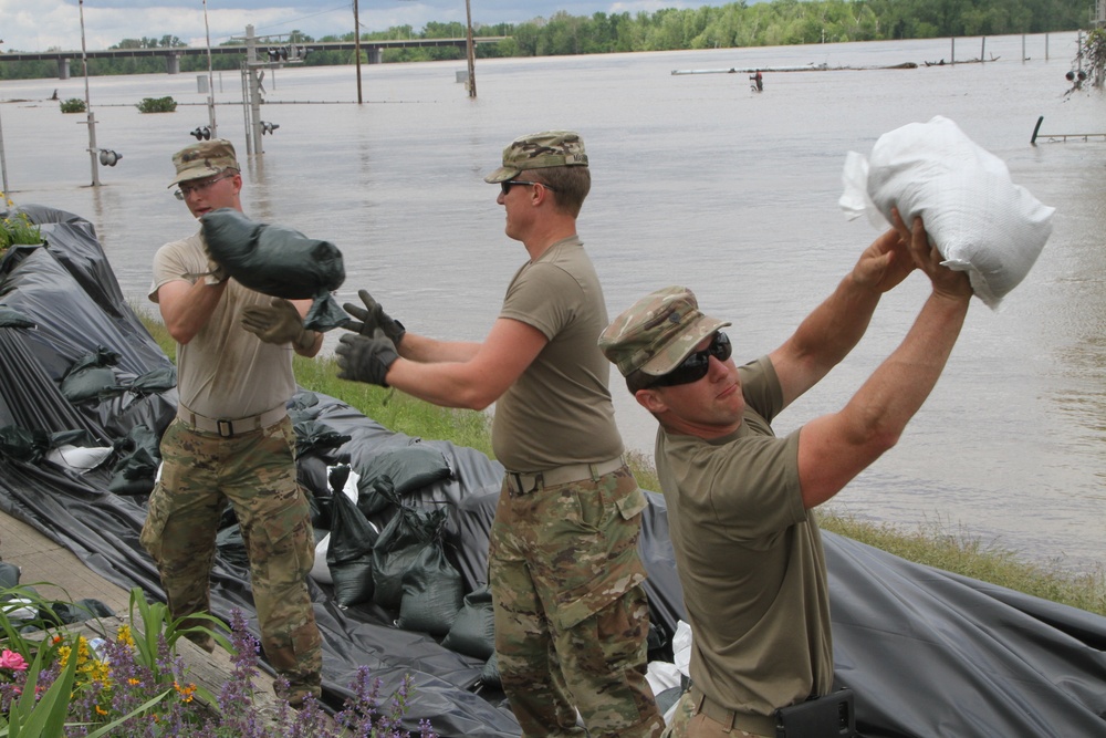 Missouri Guard assists with statewide flood response efforts