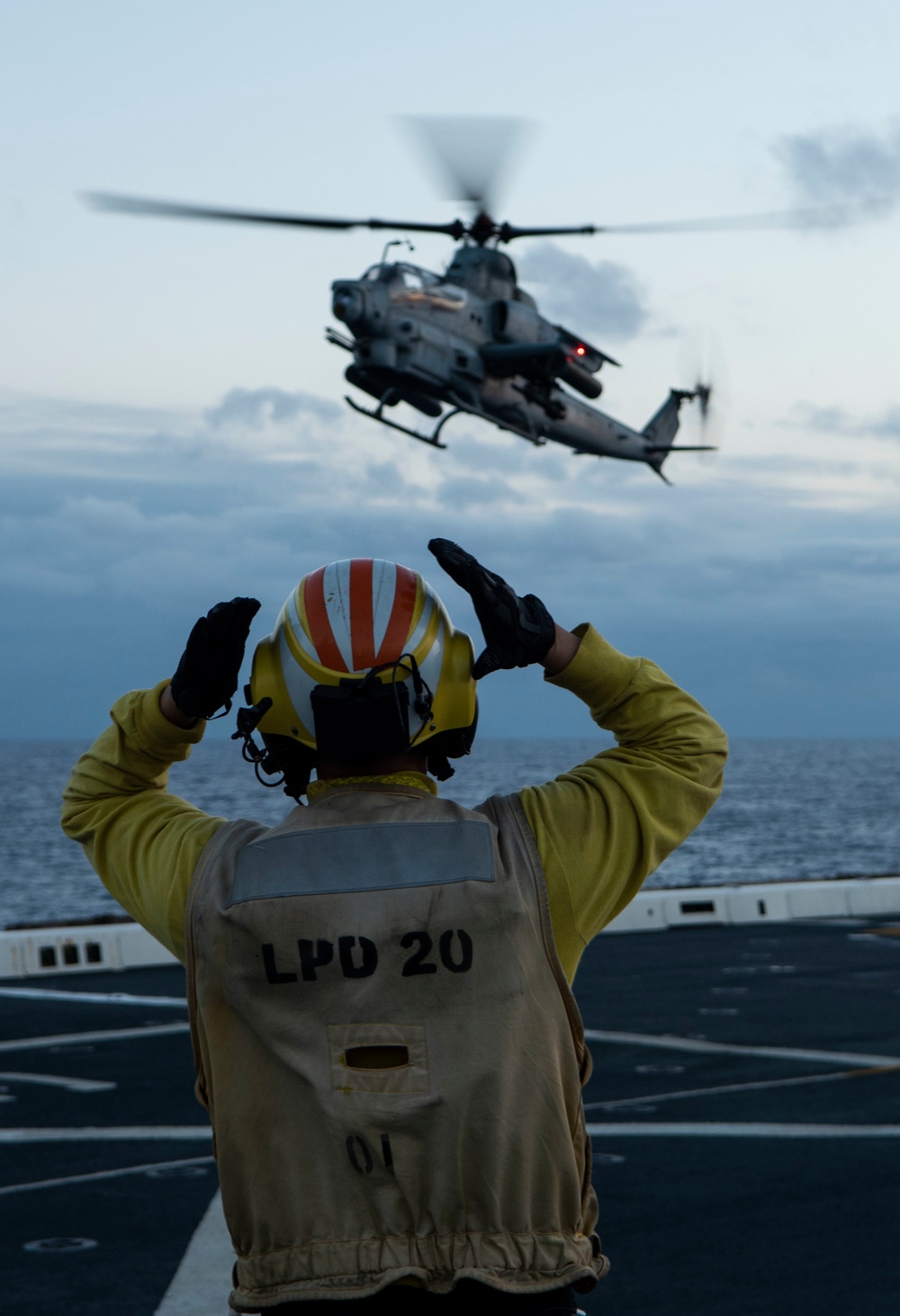 USS Green Bay (LPD 20) Flight Operations