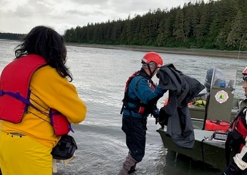 Coast Guard, Capital City Fire/Rescue save 6 after boat runs aground near Juneau, Alaska