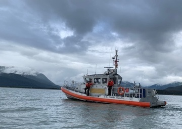 Coast Guard, Capital City Fire/Rescue save 6 after boat runs aground near Juneau, Alaska