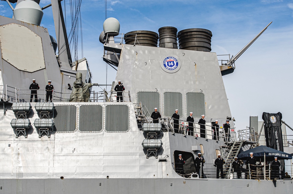 USS Roosevelt (DDG-80) arrives in the Port of Cherbourg