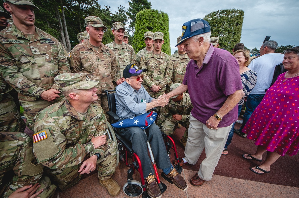 Veterans from different eras exchange greetings
